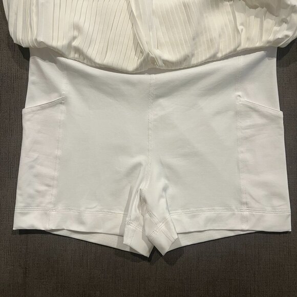 EUC Lululemon Varsity High-Rise Pleated Tennis Skirt - Size 6 - Picture 3 of 3